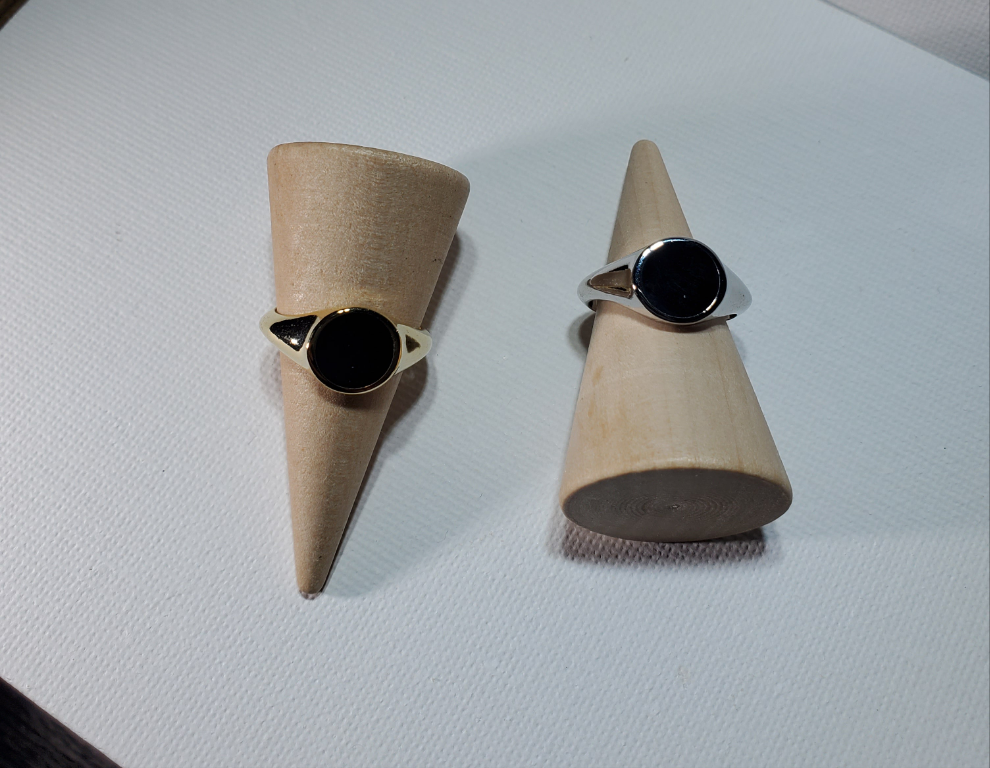 Black Round Enamel Signet Ring