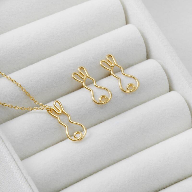 Sitting Bunny Wire Earrings