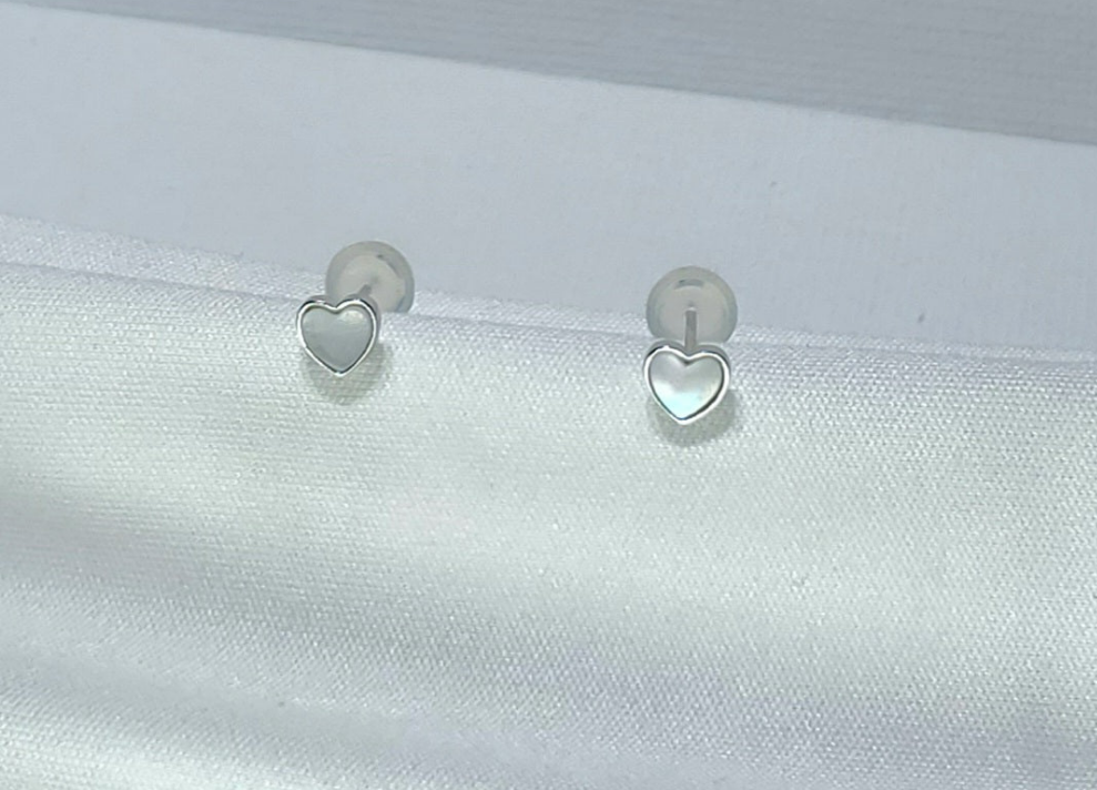 Pearl Bloom Heart Studs Earrings