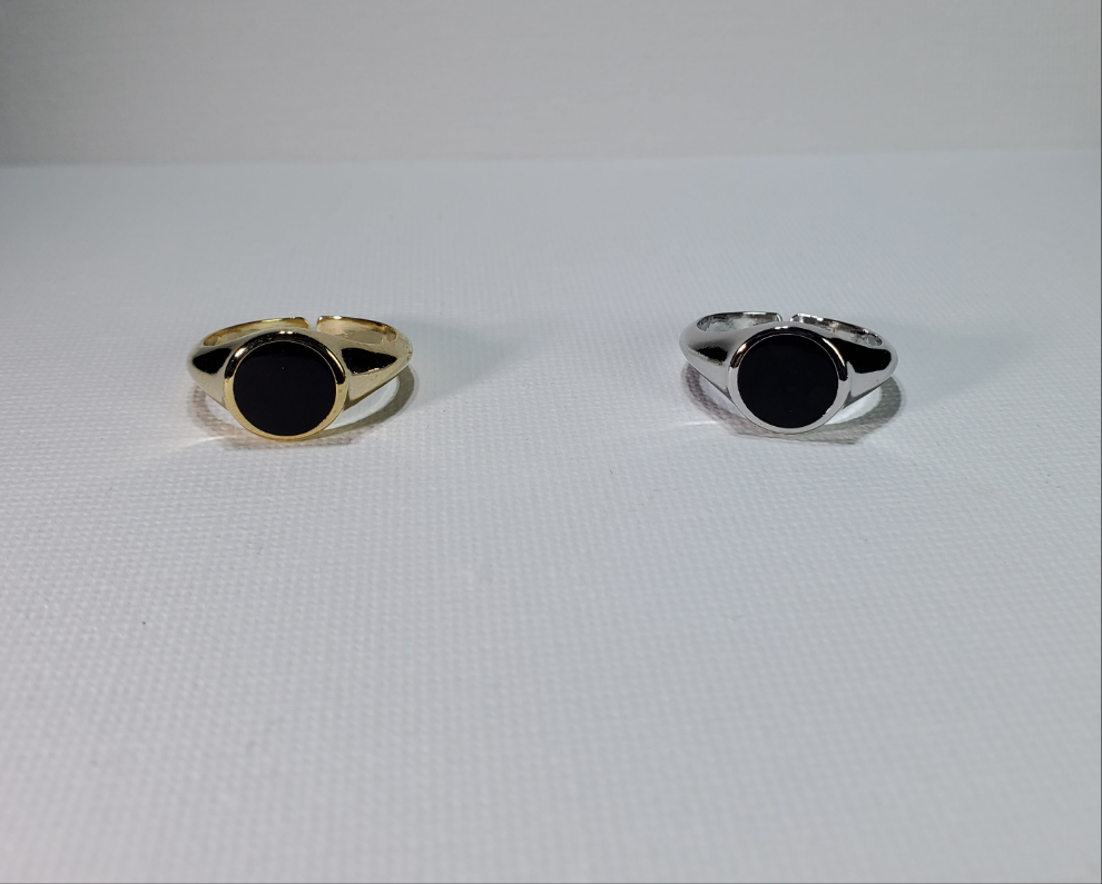 Black Round Enamel Signet Ring