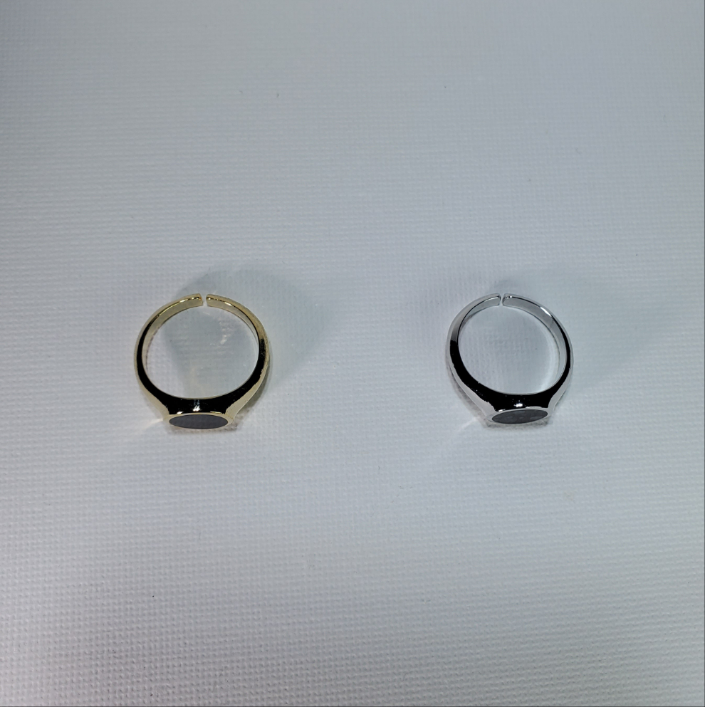 Black Round Enamel Signet Ring