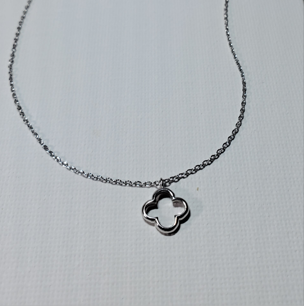 Wire Clover Necklace