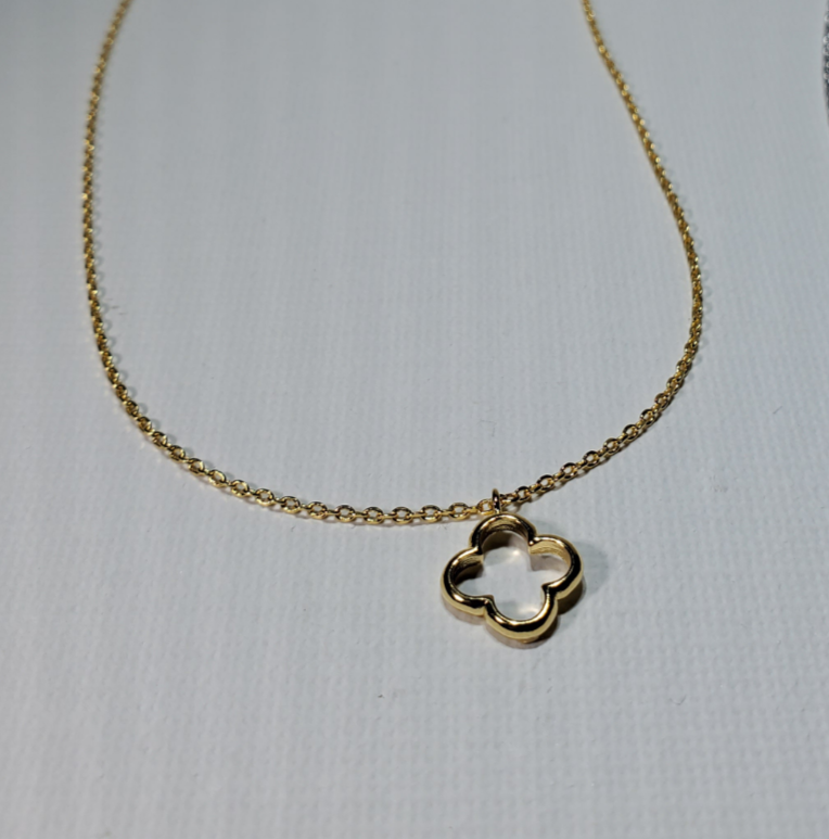 Wire Clover Necklace