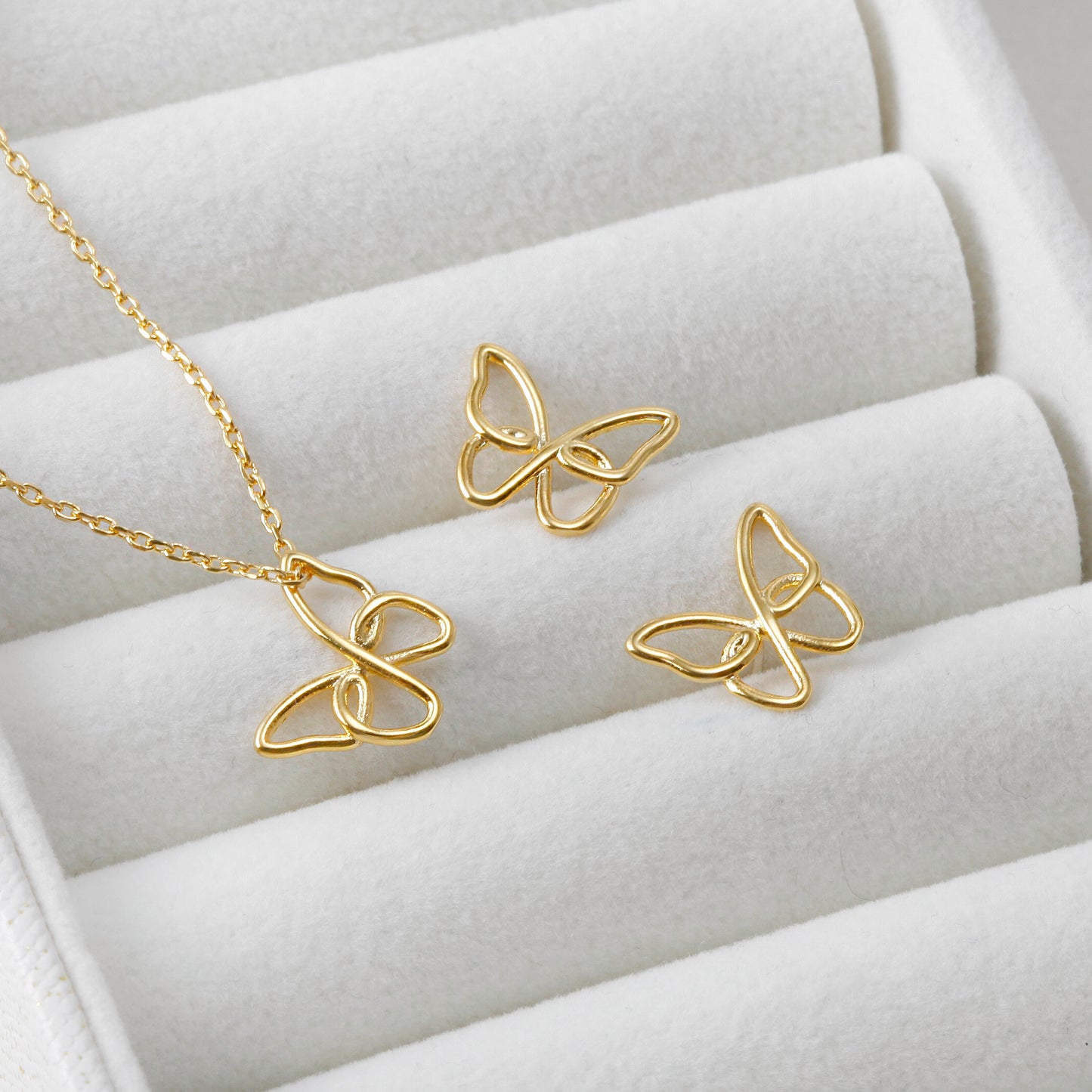 Wire Butterfly Neckllace