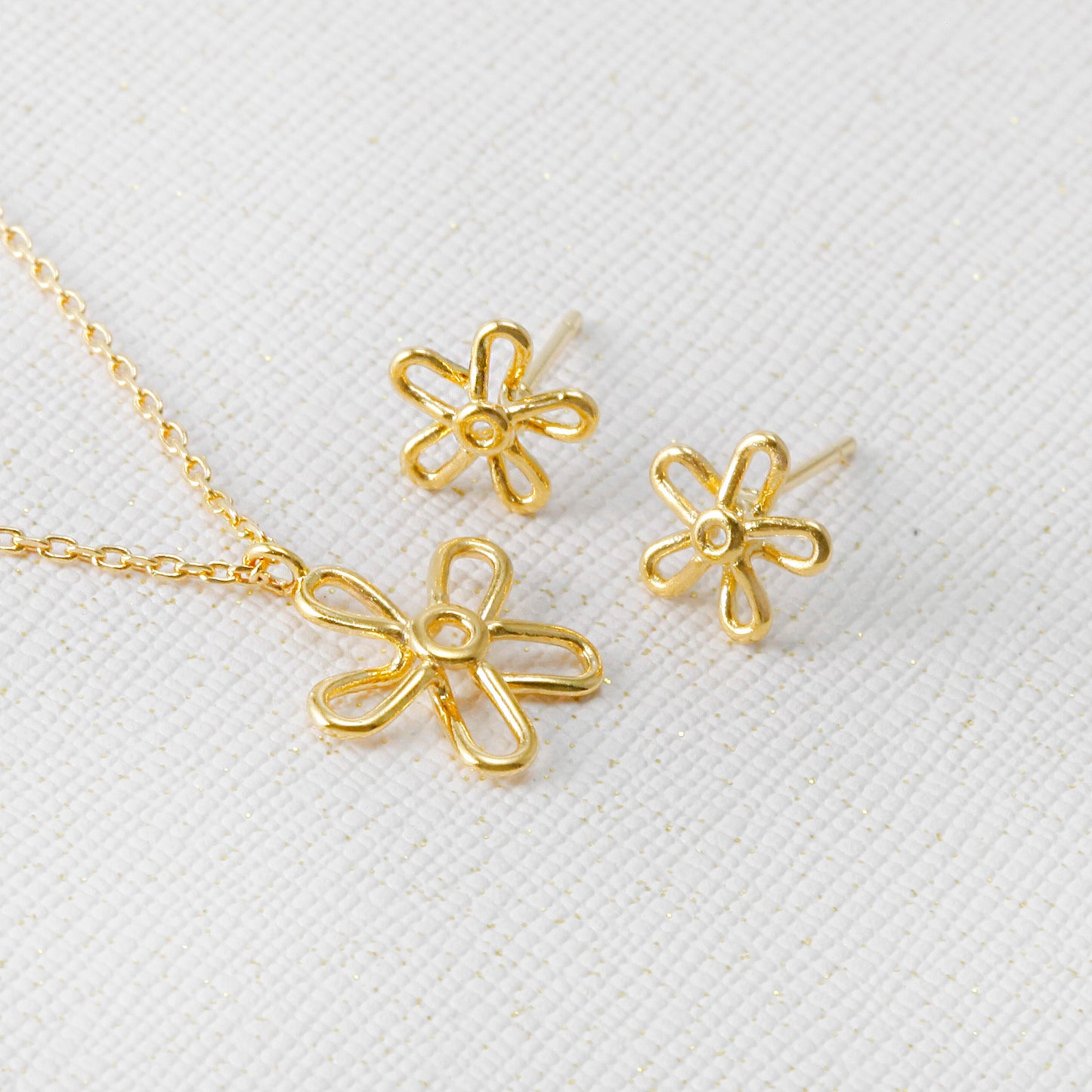 Wire Flower Necklace