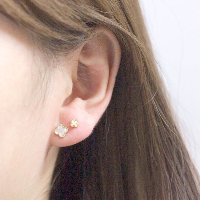 Mini Pearl Clover Stud