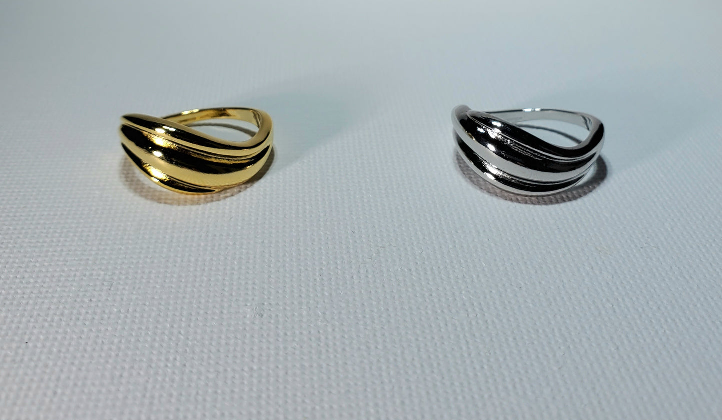 Triple Wavy Drift Ring