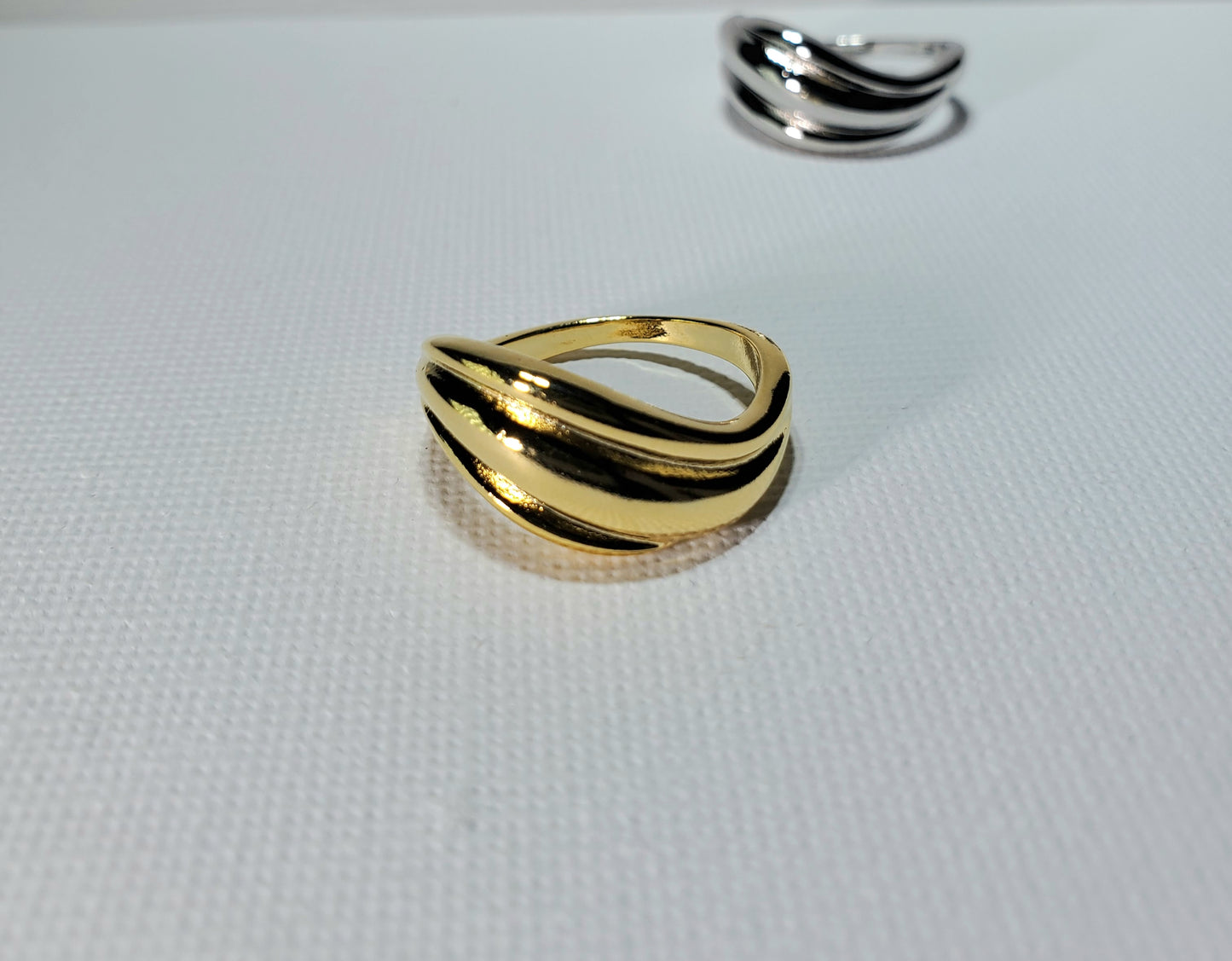 Triple Wavy Drift Ring
